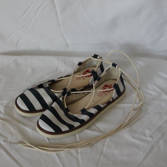 Royal Canadian navy and white 7US - Picture 2 of 4